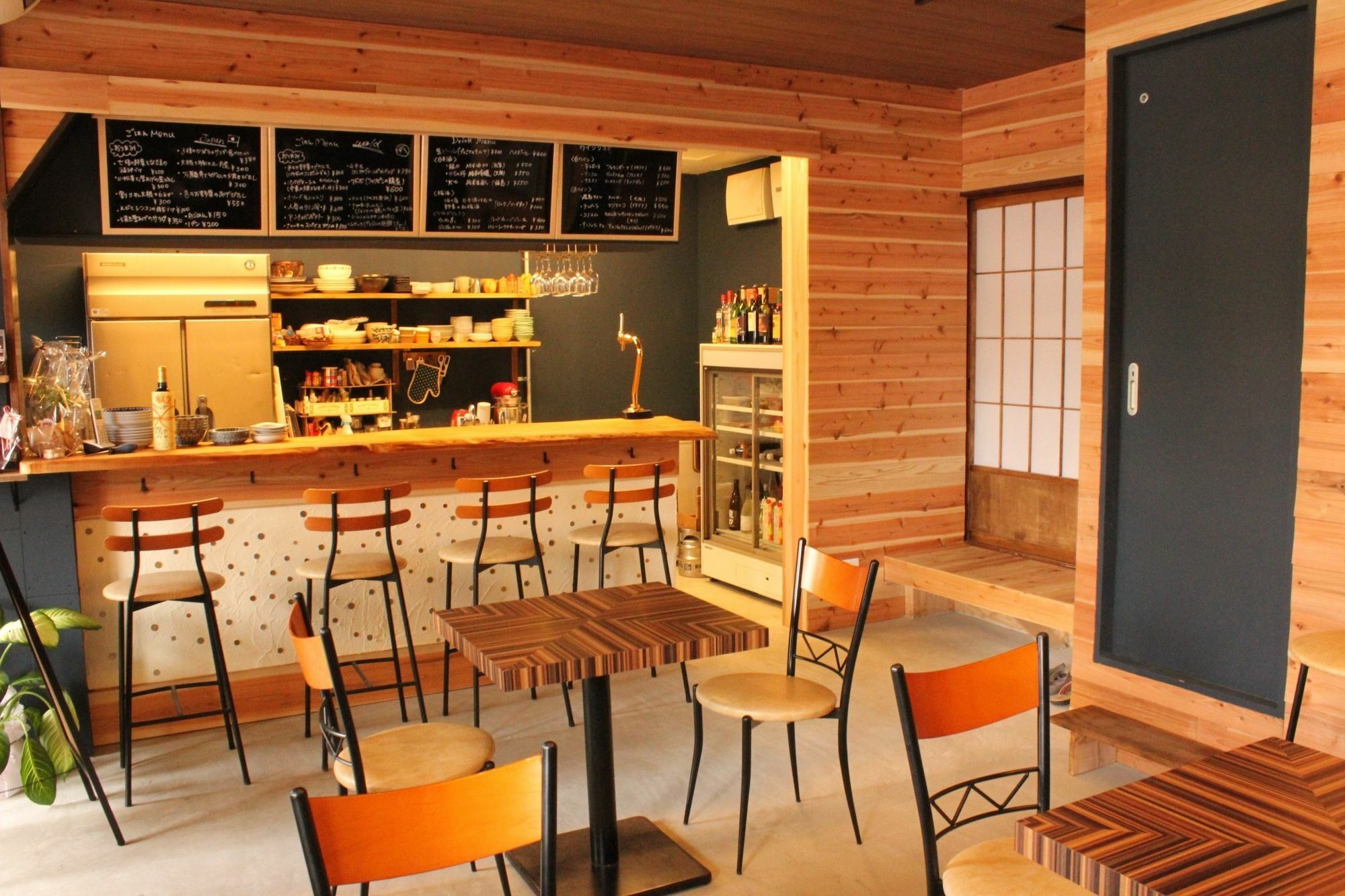 Bar And Hostel Mondo Ōsaka Exterior foto