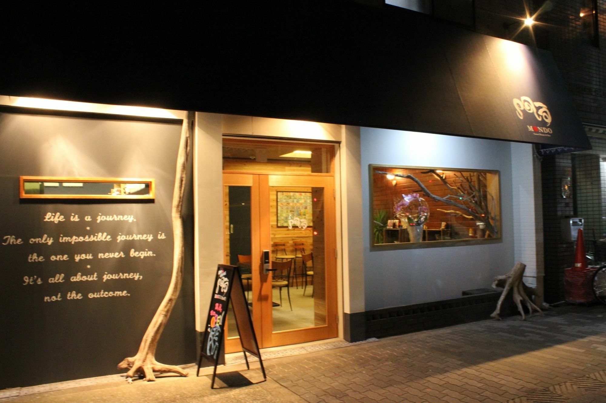 Bar And Hostel Mondo Ōsaka Exterior foto